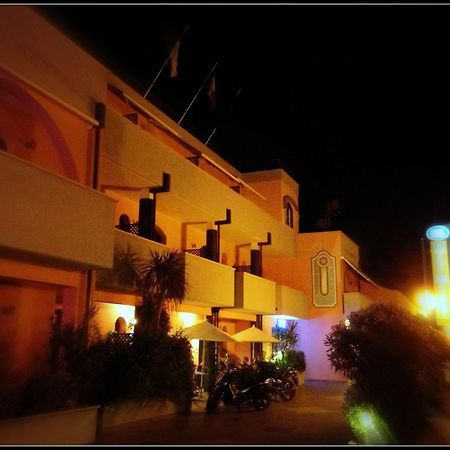 Hotel Mistral Marina di Campo Exterior foto