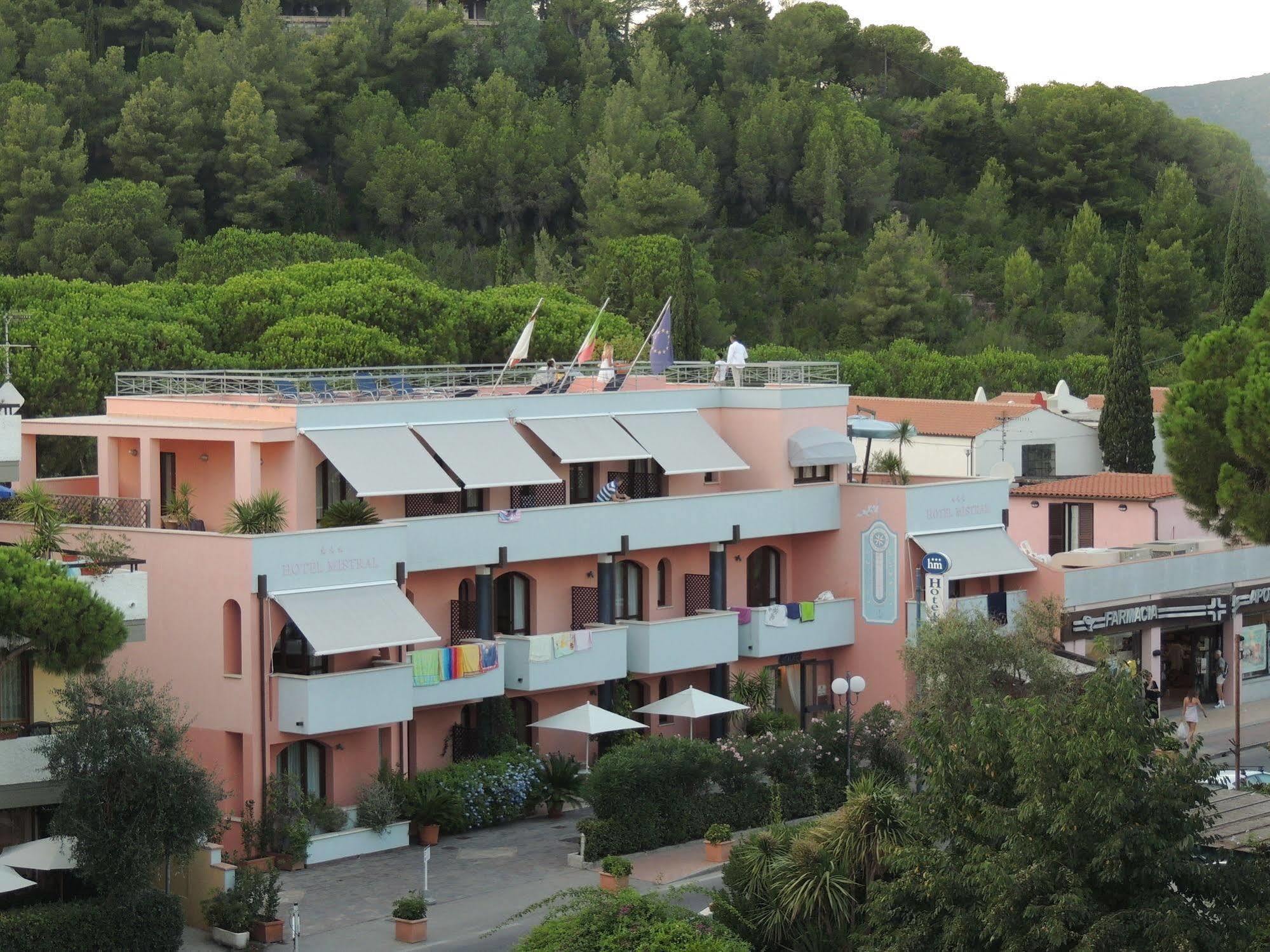 Hotel Mistral Marina di Campo Exterior foto