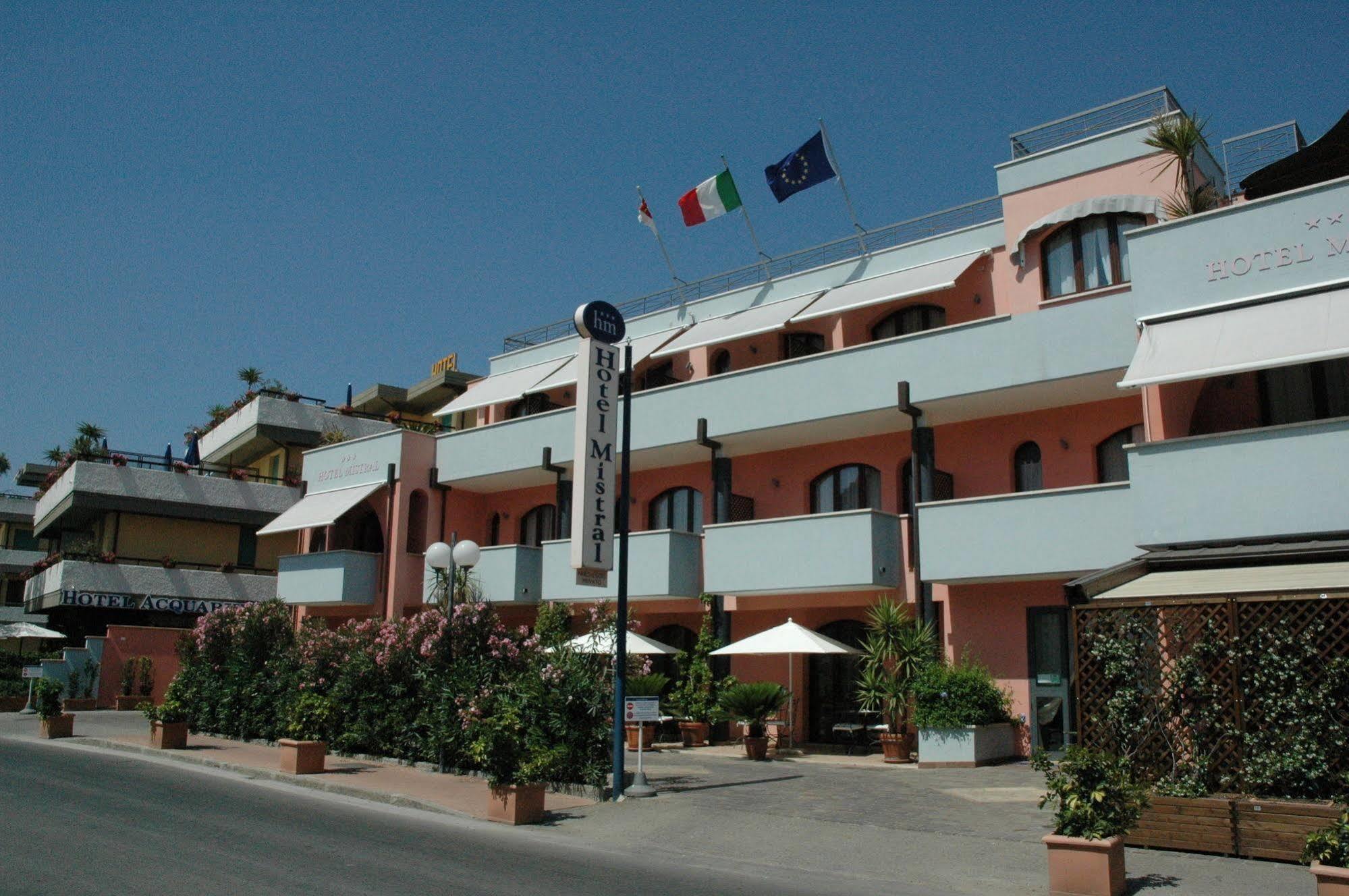 Hotel Mistral Marina di Campo Exterior foto