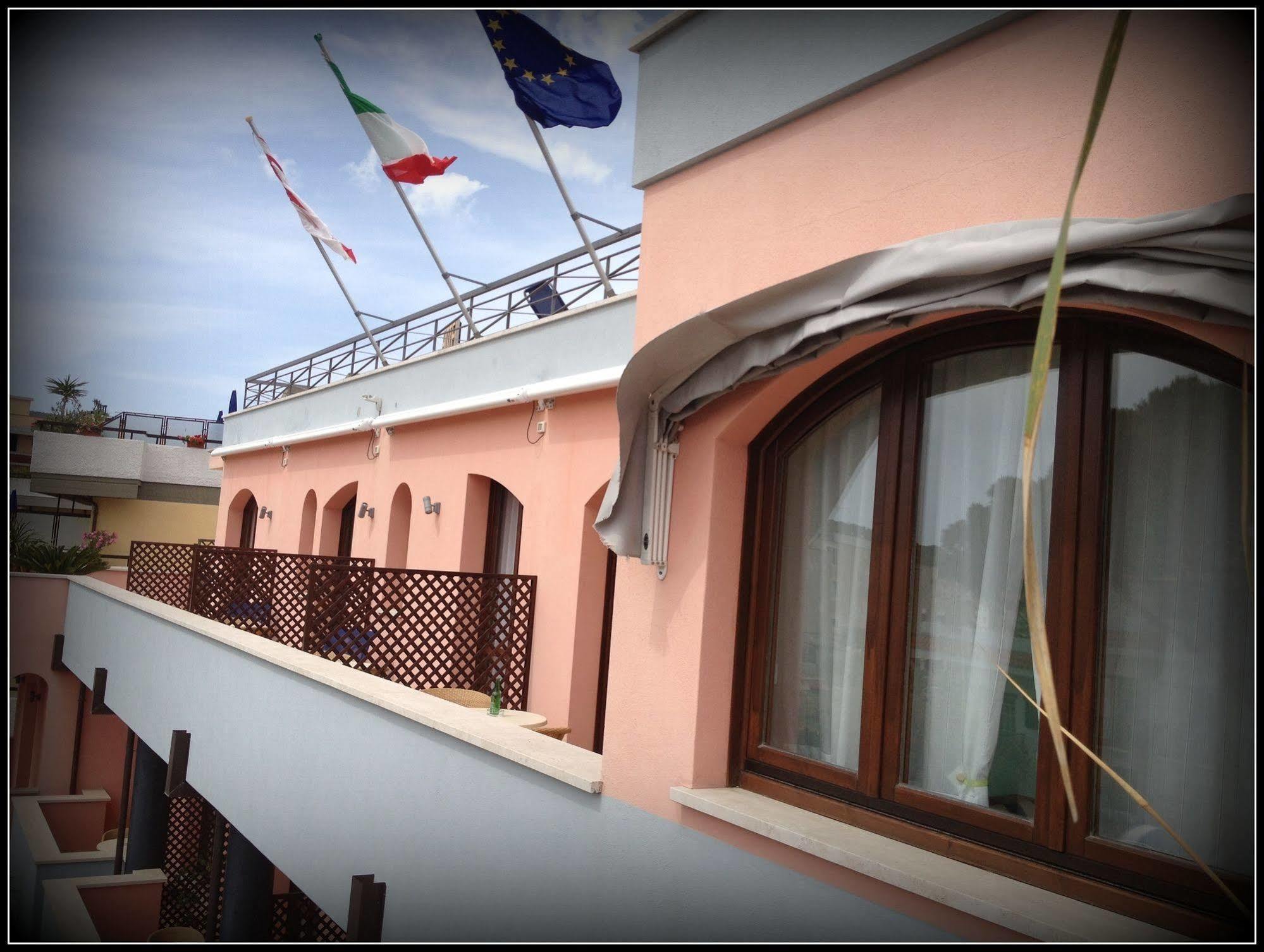 Hotel Mistral Marina di Campo Exterior foto