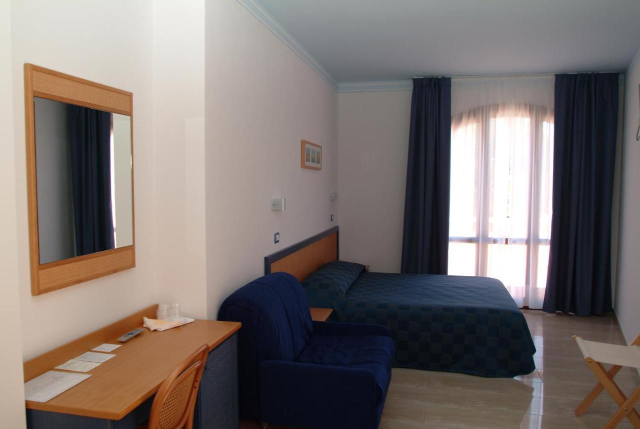 Hotel Mistral Marina di Campo Exterior foto