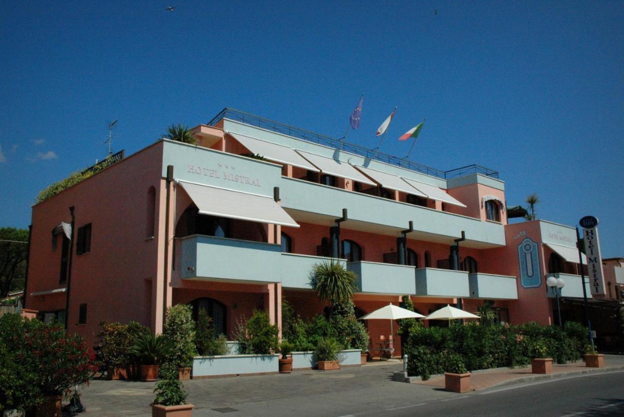 Hotel Mistral Marina di Campo Exterior foto